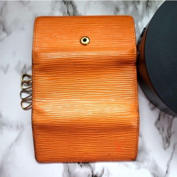 LV Key Case Epi Leather Authentic EUC - Picture 13 of 13